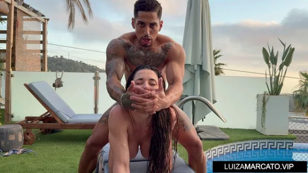 Vazadinha na massagem: famosa recebendo rola a todo vapor no óleo